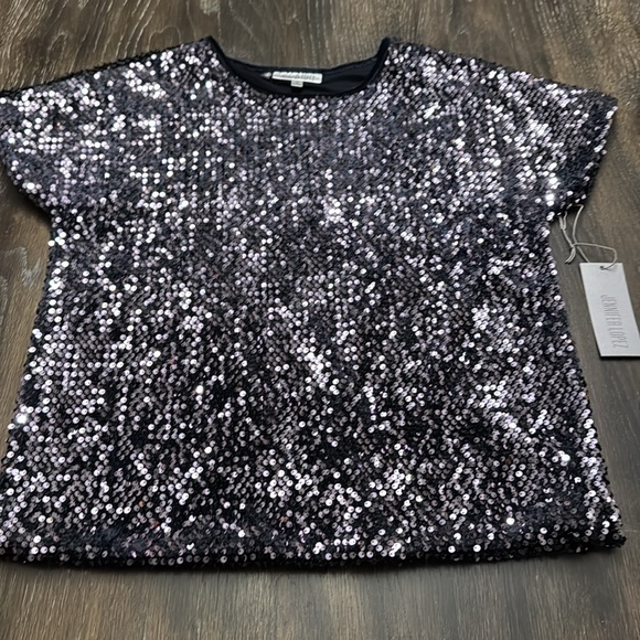 NEW WITH TAG JENNIFER LOPEZ NAVY SEQUIN TOP SIZE MEDIUM - Picture 2 of 5
